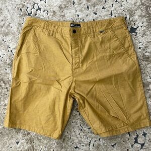 Hurley Men’s tan shorts h20 dri breathe size 40